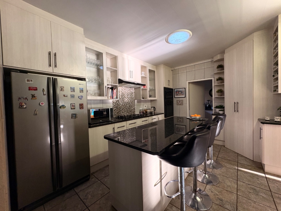 3 Bedroom Property for Sale in Wilkoppies North West
